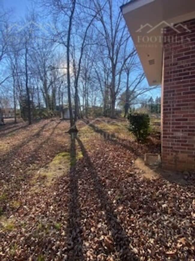 Building Photo - 1109 Reed Rd