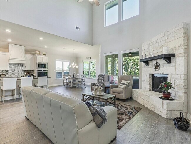 Building Photo - 1140 Barrix Dr