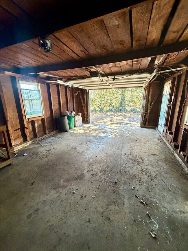 Building Photo - 111 Atkins Ave