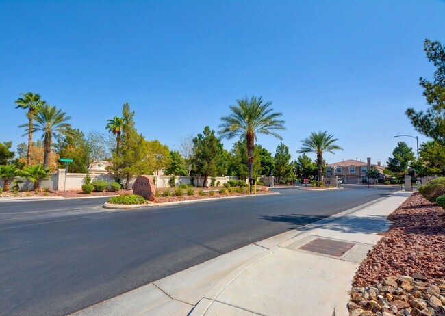 Building Photo - Renovated and Modern. This fantastic 2br in a gated community in Silverado Ranch has all the amen...