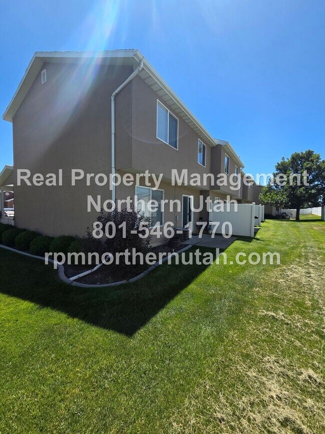Building Photo - 152 W 2525 N