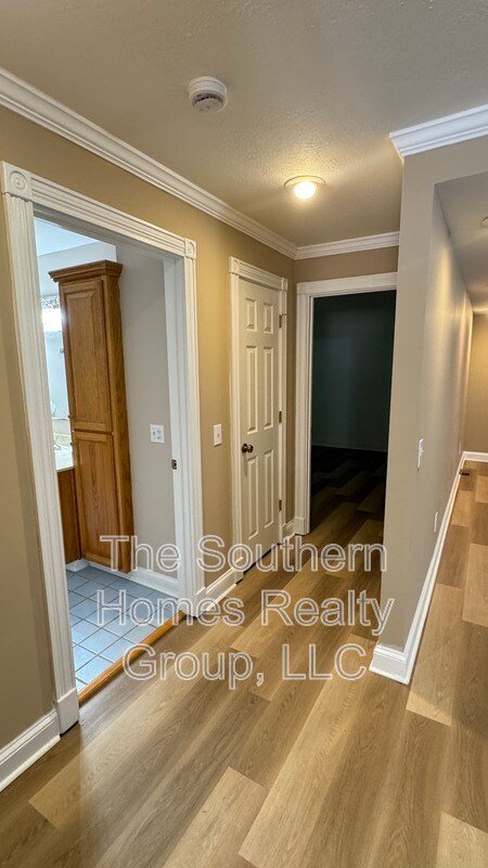 Building Photo - 2520 Sullins Rd