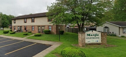 Building Photo - 400 Elm St