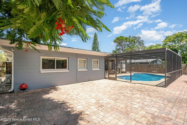 Building Photo - 305 Sharon Dr