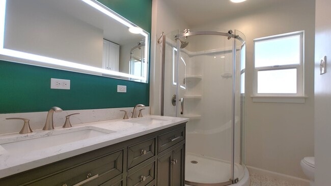 Building Photo - Charming 2 Bedroom House in the SE!