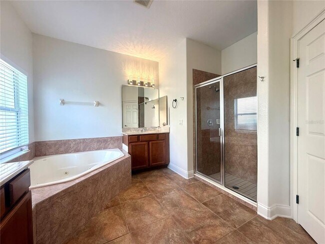 Building Photo - 6984 Brescia Way