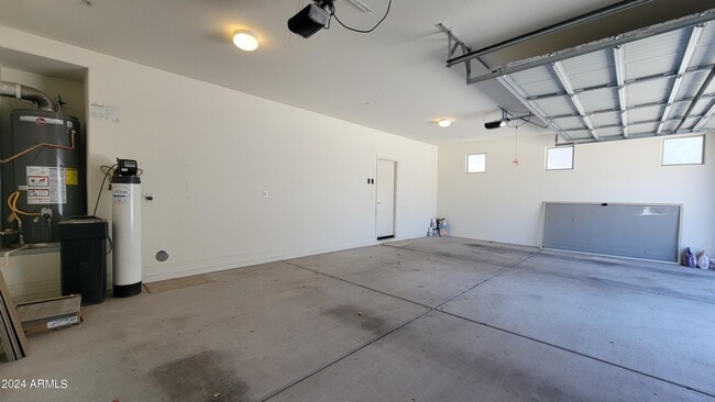Building Photo - 20698 W Legend Trail