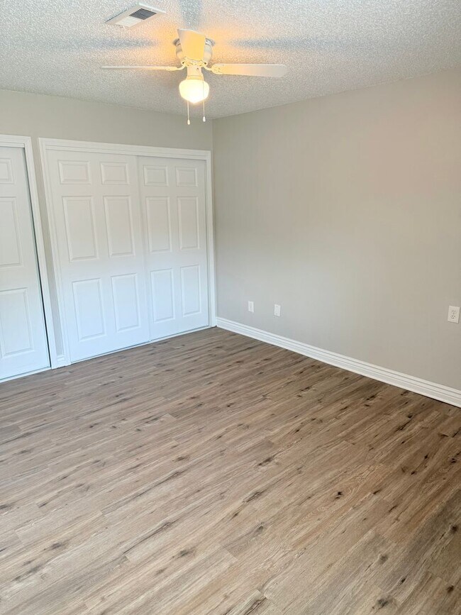 Building Photo - 4015 Stonedike Dr