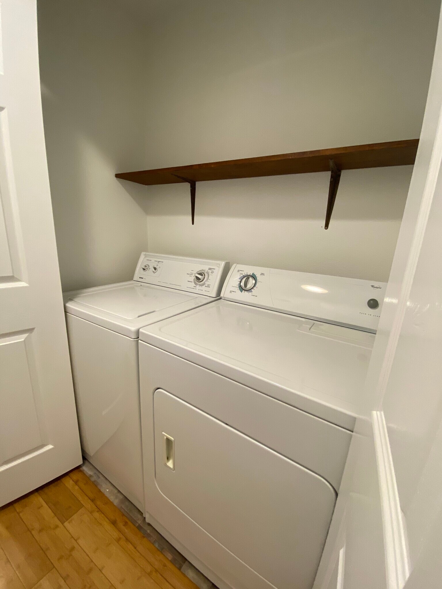 Laundry - 5023 Northeast 11th Avenue