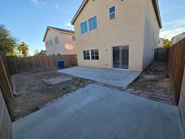 Building Photo - Get $1825 Off Feb 2026 - Move-in no later than Dec 29th!