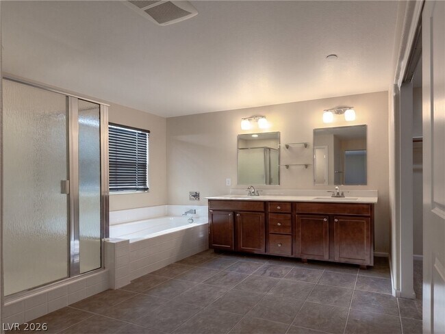 Building Photo - 208 Rocky Basin St