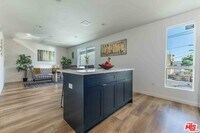 Building Photo - 815 N Kingsley Dr