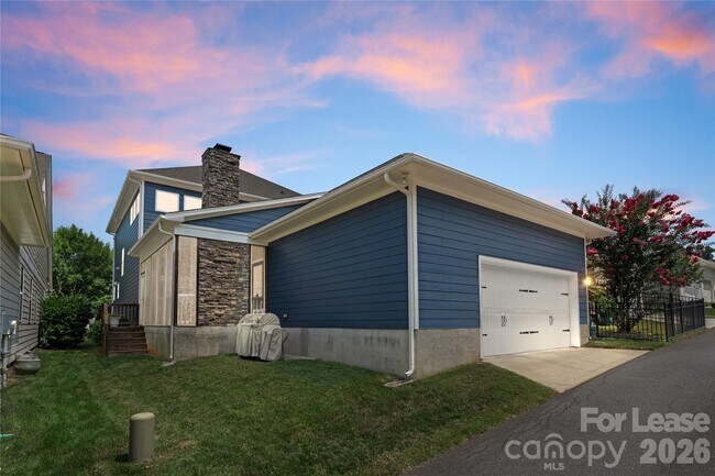 Building Photo - 5137 Rialto St