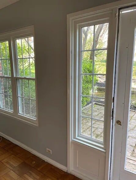 Glass windows to patio and very large open green space - 3239 Gunston Rd