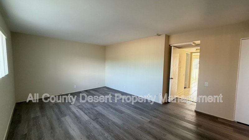 Building Photo - 550 El Cielo Rd