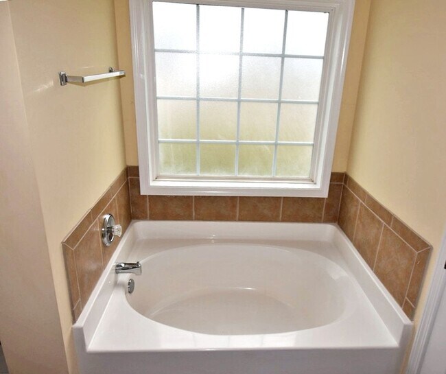 Building Photo - Wonderful 3BR/2BA Smyrna home on a corner lot, 2 car garage!