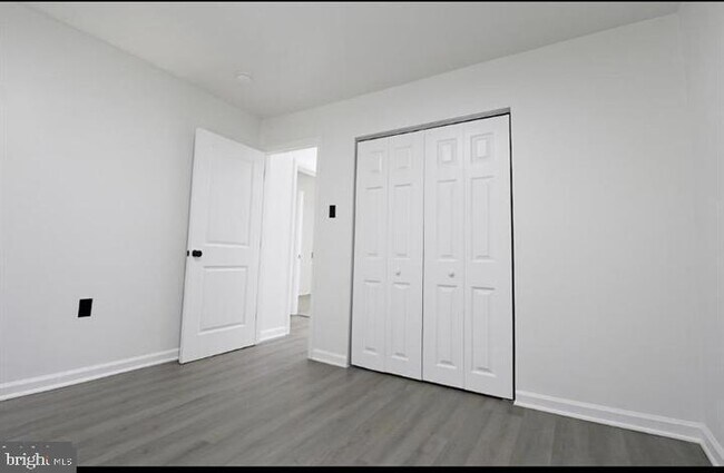 Building Photo - 511 Corinthian Ave