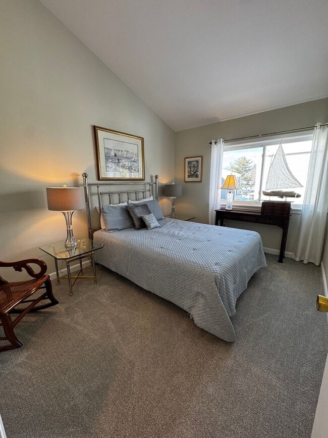 Building Photo - Well maintained and updated townhouse for lease in sought after Chelmsford Village