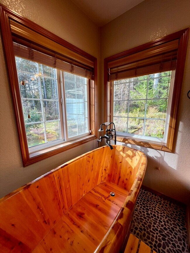 Building Photo - PENDING APPLICATION; Private 5 Acres