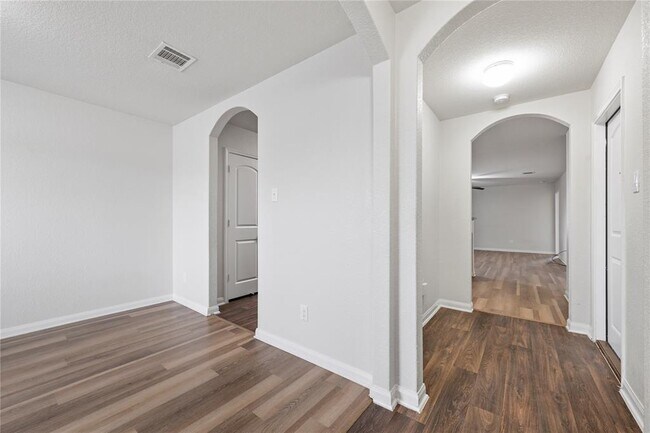 Building Photo - 221 Koontz Lp