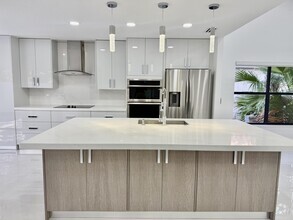 Building Photo - 11110 Highland Cir