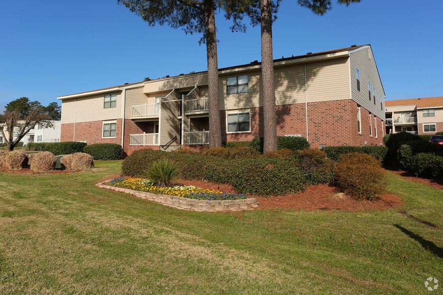 Building Photo - Carriage Hills Apartments