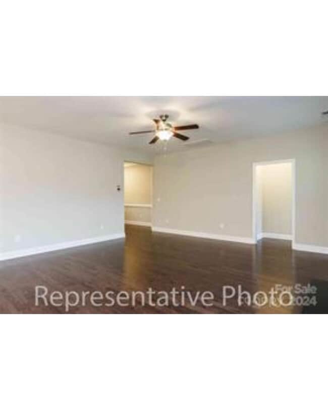 Building Photo - 7681 Tanglewood Wy