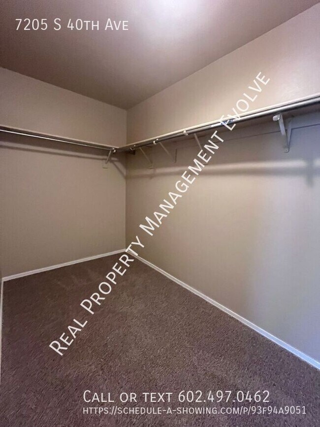 Building Photo - 7205 S 40th Ave