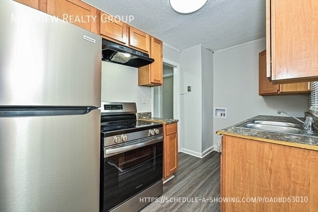 Building Photo - 301 Seldon Dr