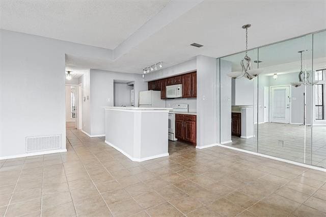 Building Photo - 3420 Country Club Dr W