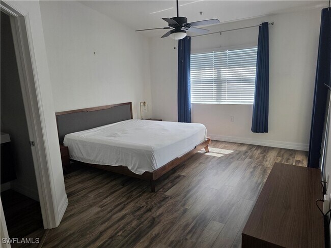 Building Photo - 4940 Cougar Ct S