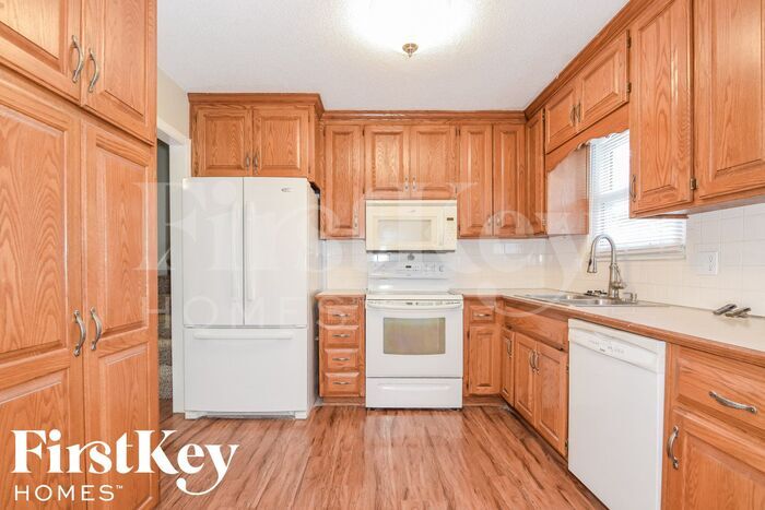 Building Photo - 211 N Cleveland Ave