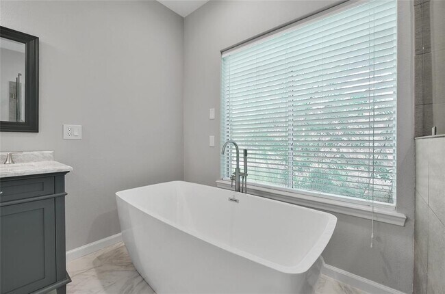 Building Photo - 35 Cornerbrook Pl