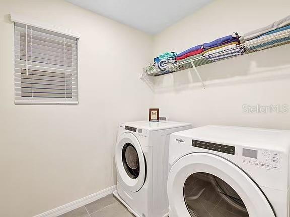 Building Photo - 1919 Tropical Palms Cir