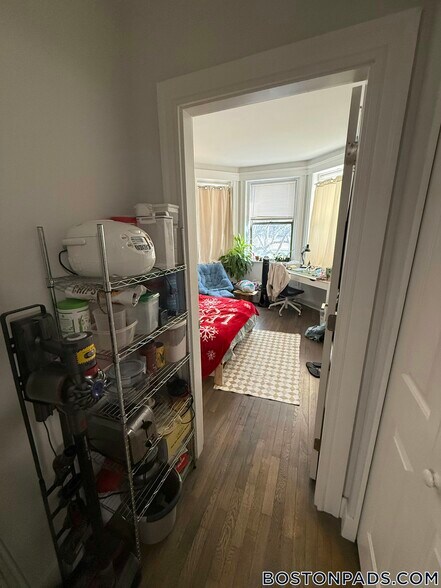 Building Photo - 81 Park Dr