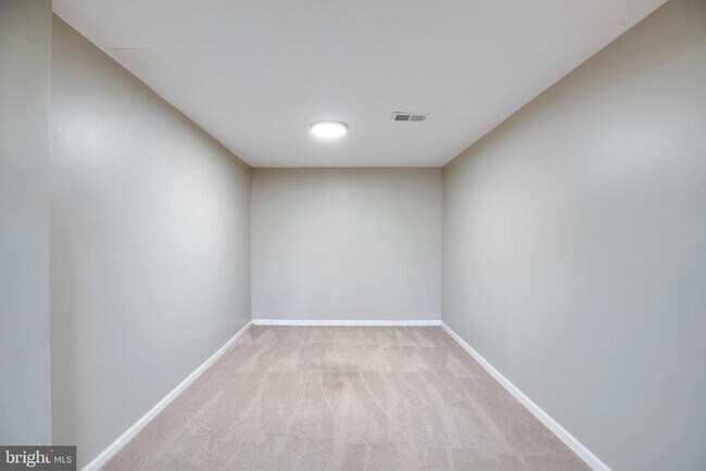 Building Photo - 6012 Westbourne Pl