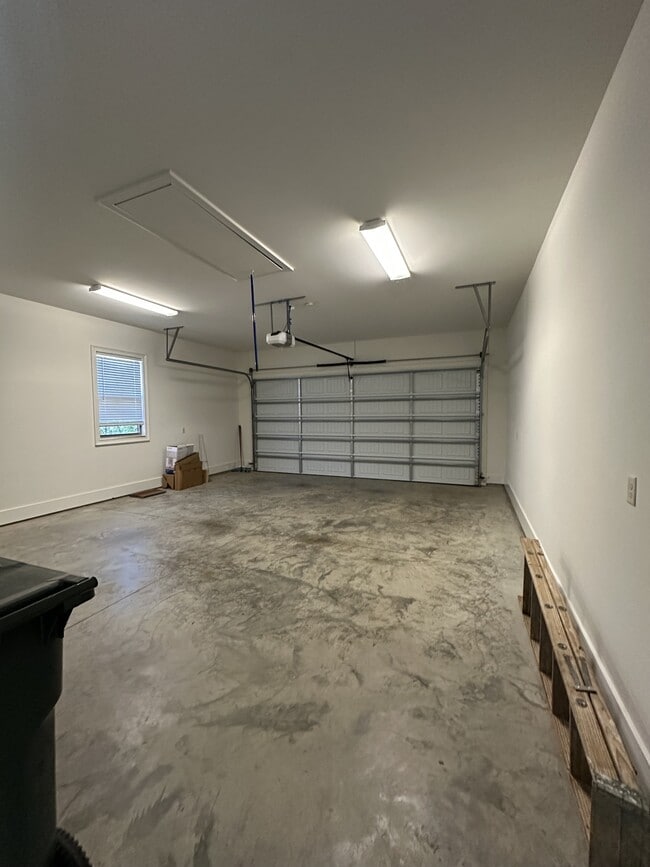 Building Photo - 170 Mulberry Ln