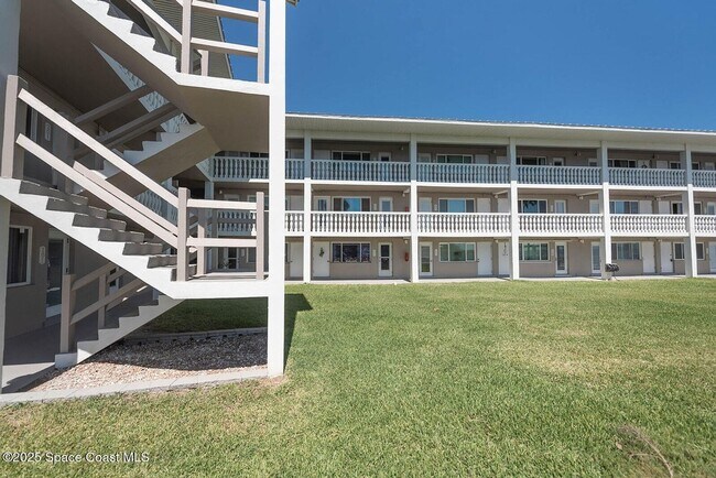 Building Photo - Furnished and Available  Oct 15-Dec 15 2026.  Then for next year May 1 - September 30th, 2027