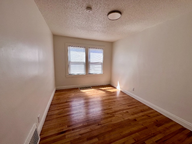 Building Photo - Updated Two Bedroom with Private Yard!