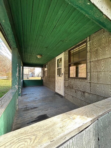 Building Photo - 7370 E Dupont Ave