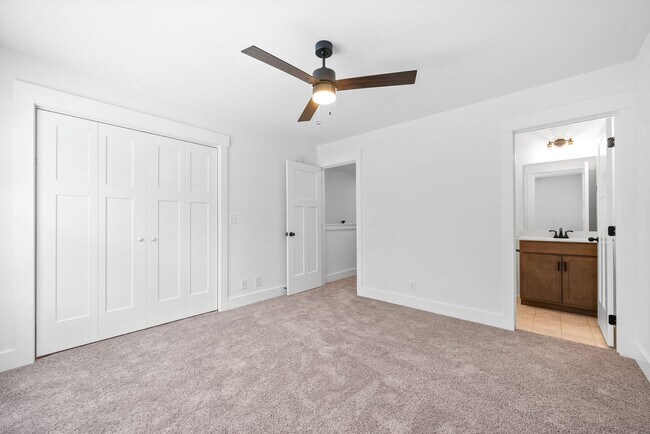 Building Photo - 305 Front Rdg Cir