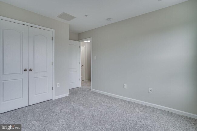 Building Photo - 2895 Sedgemore Pl