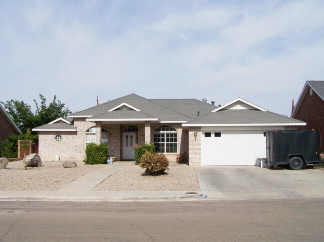 Primary Photo - Beautiful 4 Bdrm/2.25 Bath Home With Split Bdrms.