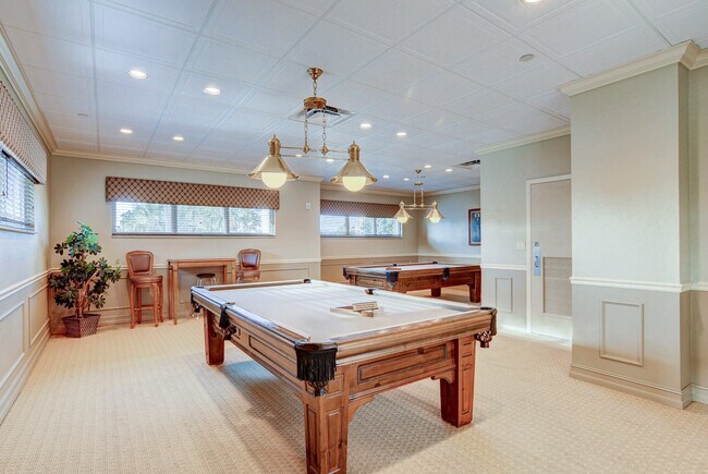 Building Photo - 4301 N Ocean Blvd