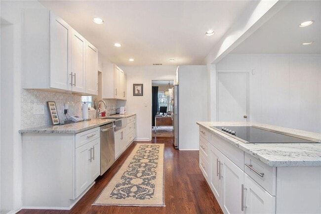 Building Photo - 3873 Land O Lakes Dr NE