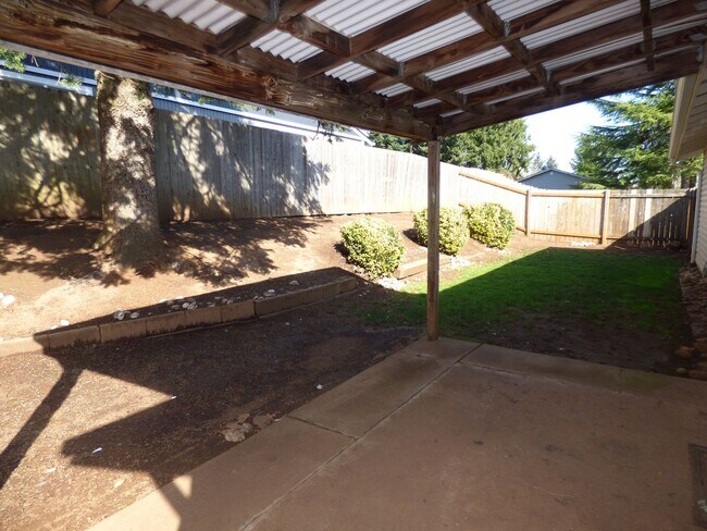 Building Photo - Rent Special: 1/2 Off September's Rent!! 3 Bed Home in South Salem