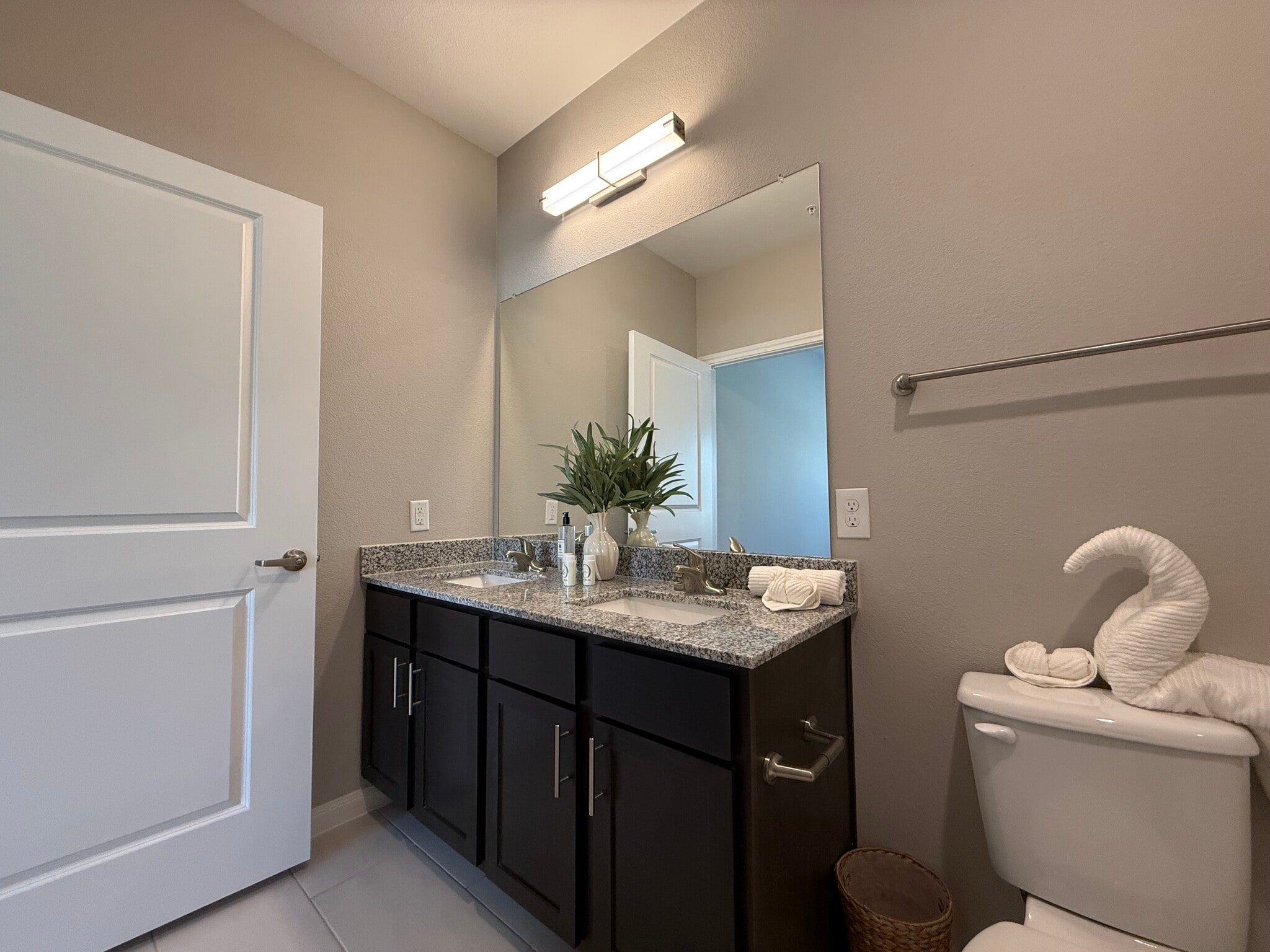 Building Photo - 3144 Gorge Way