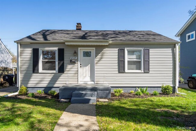 Primary Photo - 2105 Barrett Ave