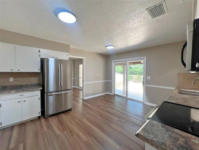 Building Photo - 822 Lake Elbert Ct