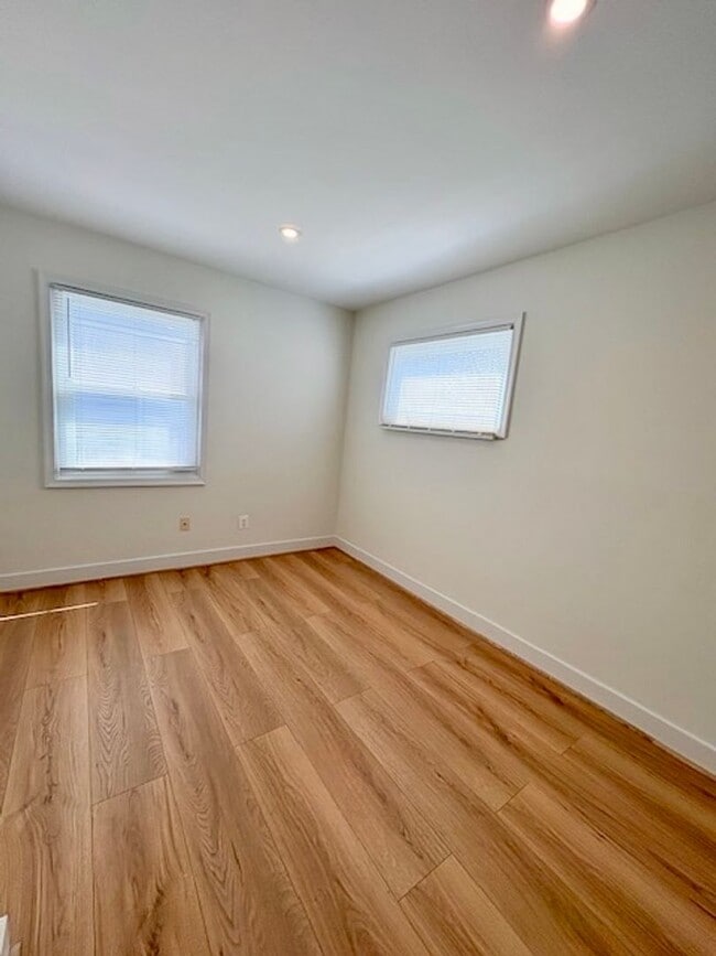 Building Photo - 6007 Crawford Dr